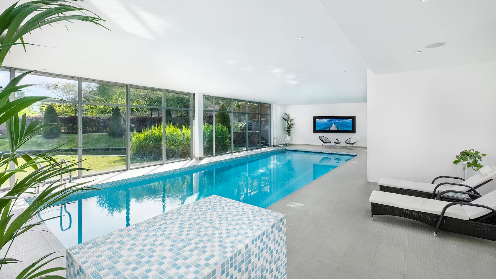 Villa indoor pool